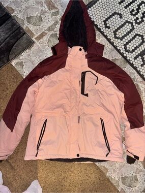 Women’s Two-Tone Hooded Winter Coat- Pink & Burgundy